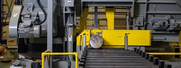 Machine cutting metal